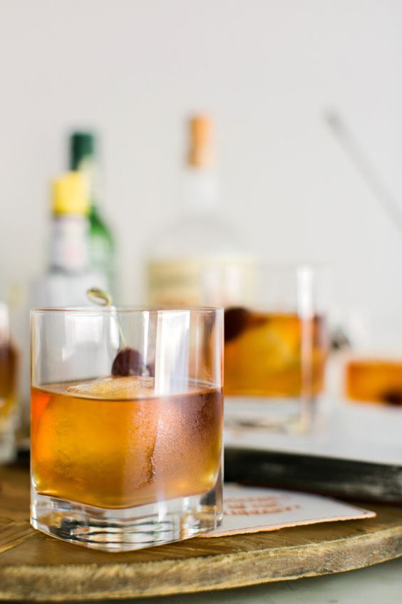 Find a classic Manhattan cocktail recipe here.